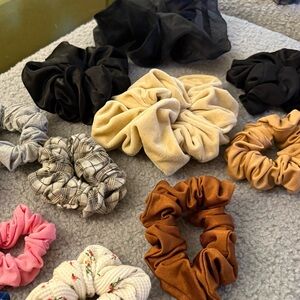 Lot of 12 Scrunchies